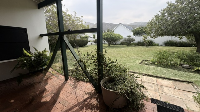 2 Bedroom Property for Sale in Sandbaai Western Cape